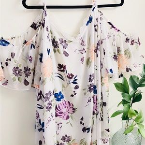 Torrid White Floral Crinkled Chiffon Cold Shoulder Blouse Size 5 White Pink